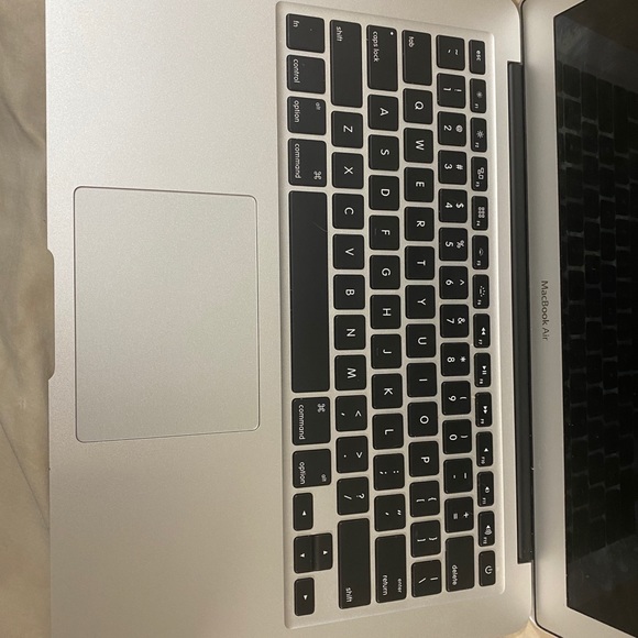 MacBook - Picture 3 of 13